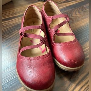 Comfortiva Align - Ballet style shoes, Rose red 🌹size 8